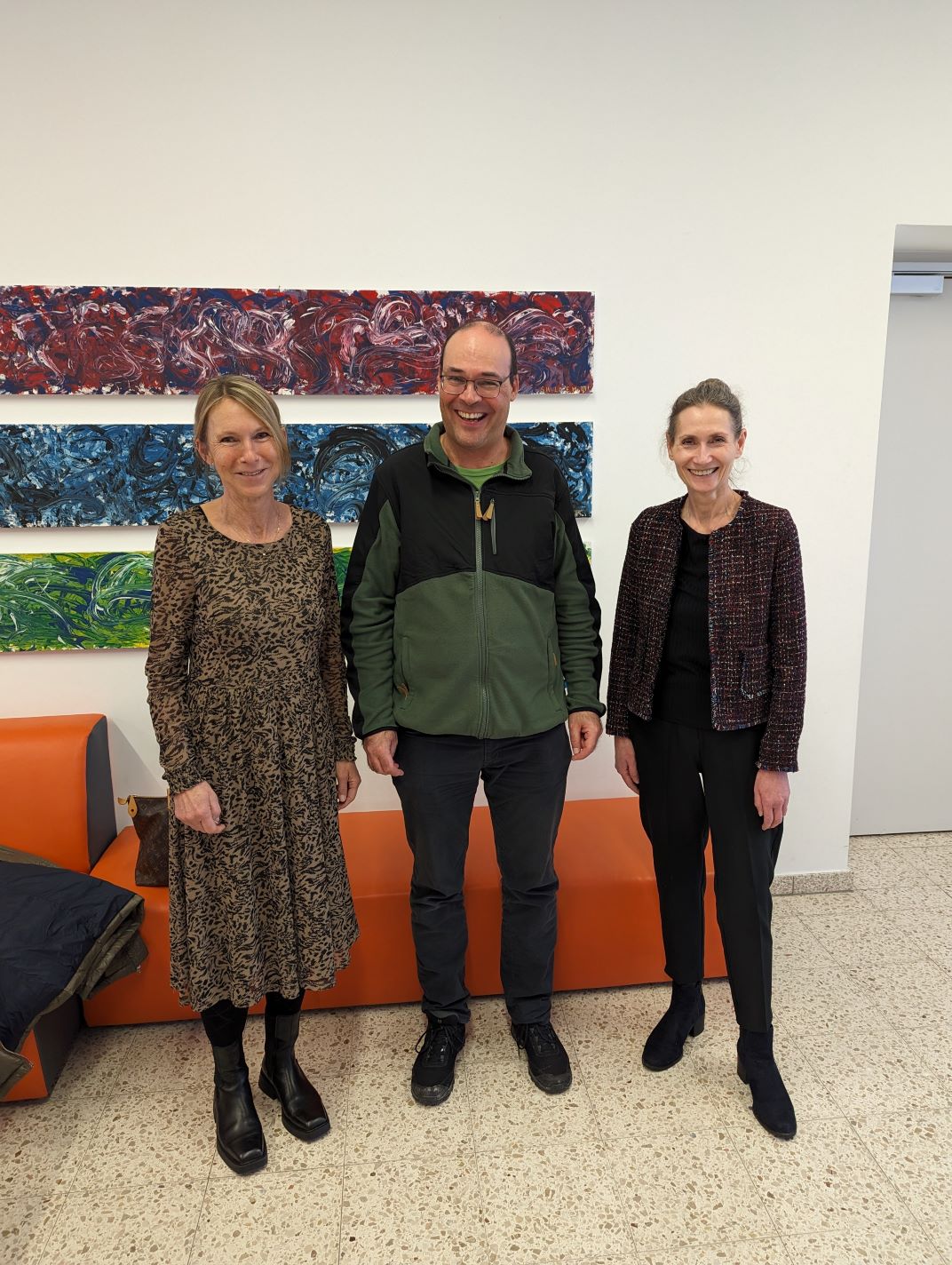 Lehrer Peter Juen, Direktorin Sabine Edinger und Christine Haas (OCG/ICDL)